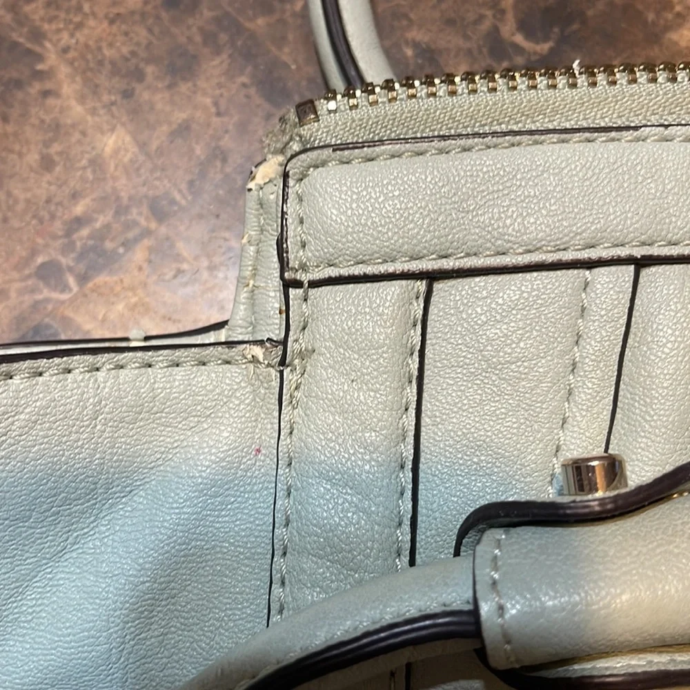 Guess Purse🥰🥰 - Picture 2 of 9